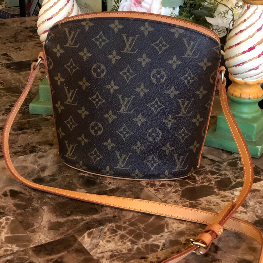 AUTH Louis Vuitton Drouot Crossbody EXCELLENT COND - Picture 3 of 8
